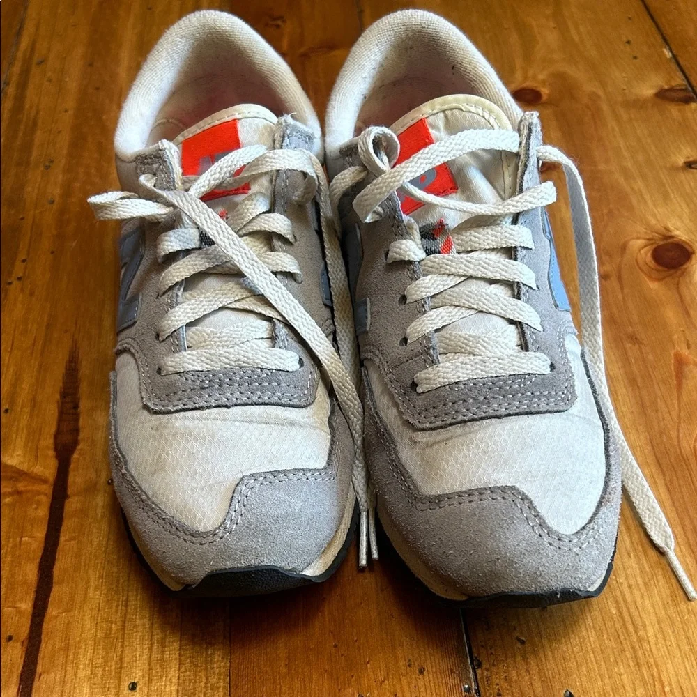 New Balance Gray Suede Sneakers with Light Blue Logo